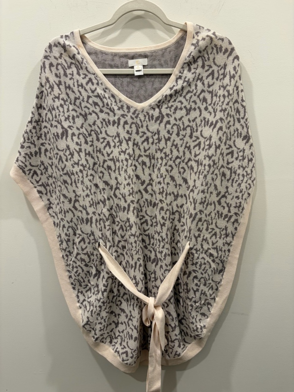 C Beige and Gray Animal Print V-Neck Tie-Front Poncho